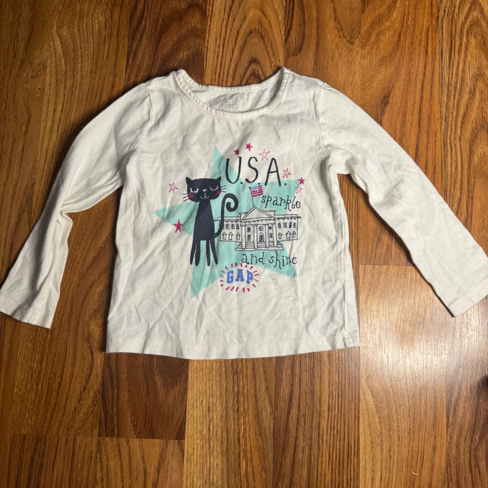 Gap tee